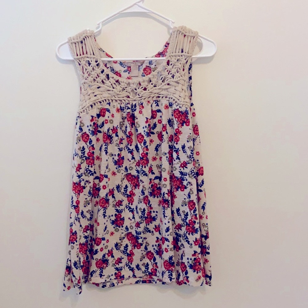 White Stag Sleeveless Shirt. Floral L
